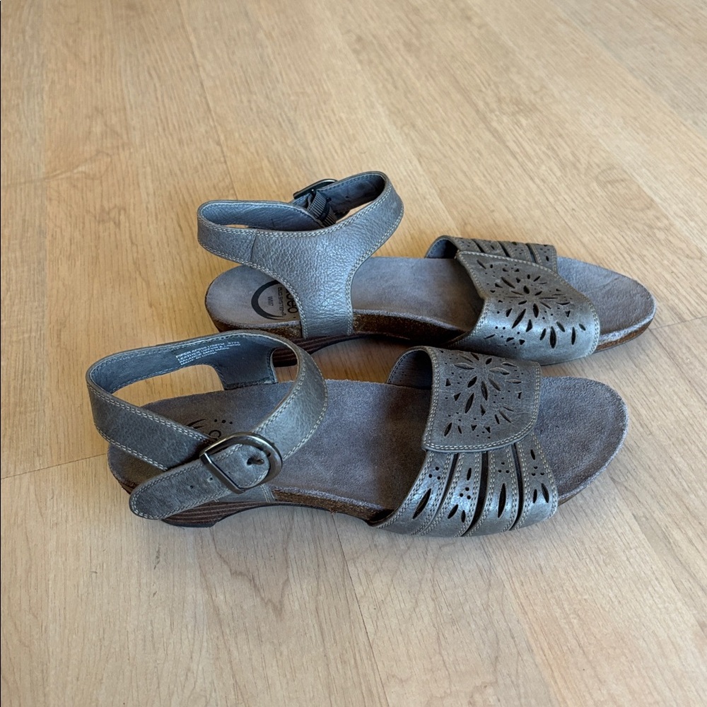 Abeo Women’s Piper Gray Laser-Cut Leather Sandals - Comfortable Everyday Fit - Picture 2 of 7